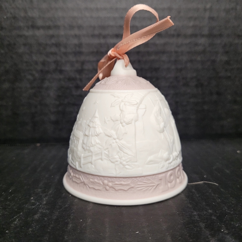 1991 Lladro Campanita Navidad 1.991 Christmas Bell with Pink and White #5803 - Picture 2 of 10